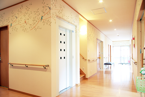 高齢者住宅「シルバーホームよしふじ」は、同じ建物内にございます。